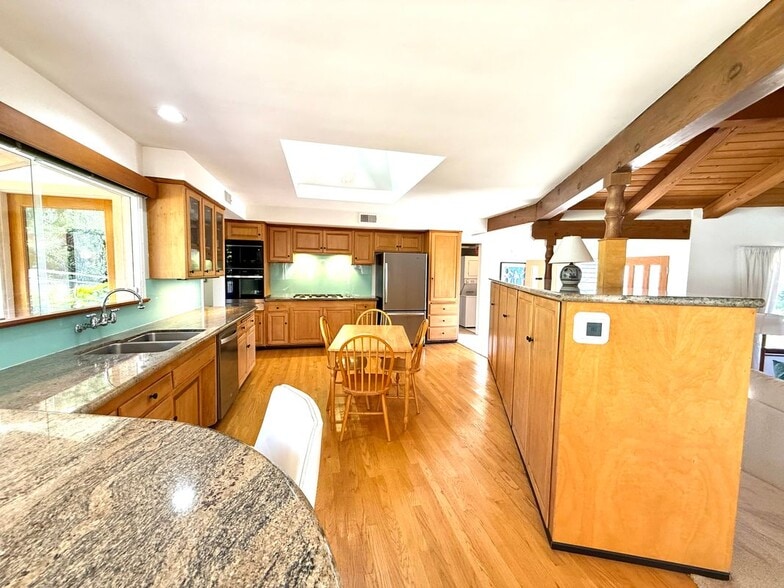 Building Photo - 2508 Vía Amador