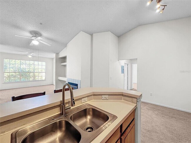 Building Photo - 13025 Mulberry Park Dr