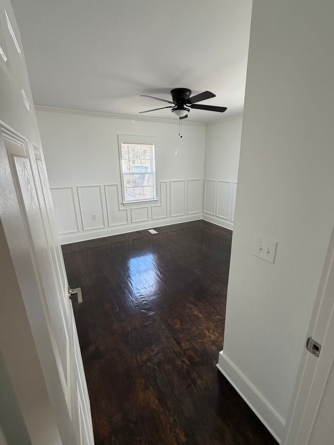 Building Photo - 222 Burnett St