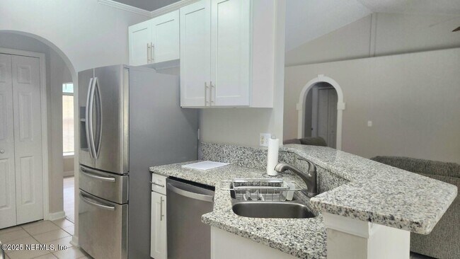 Building Photo - 12282 Forest Gate Dr S