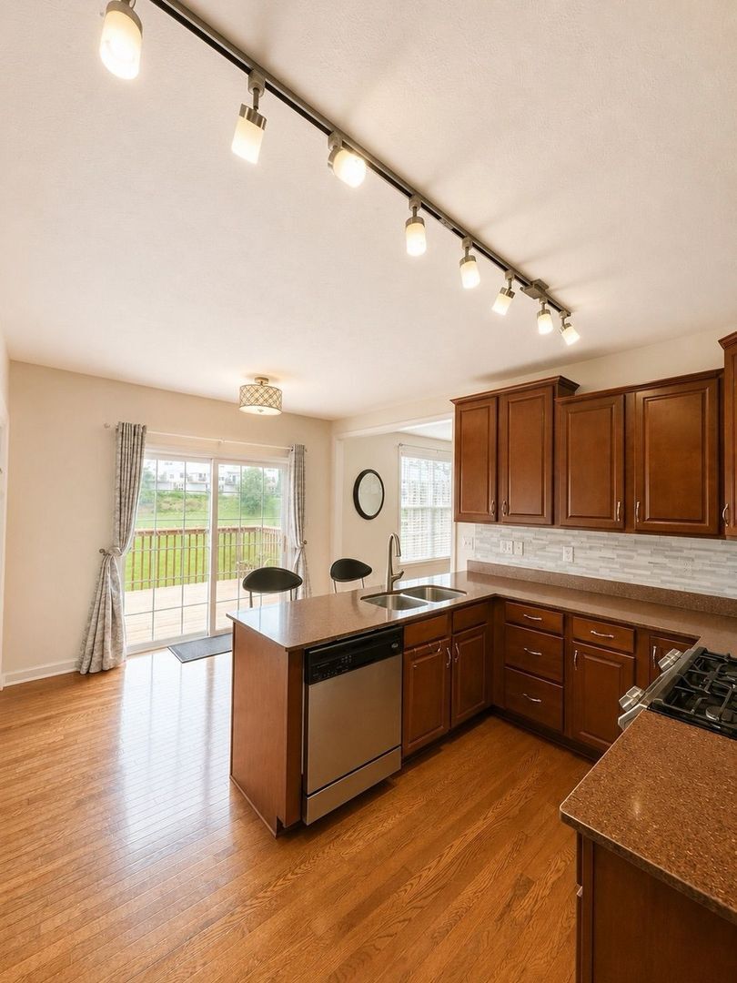 Building Photo - 10551 Cherry Grove Ct