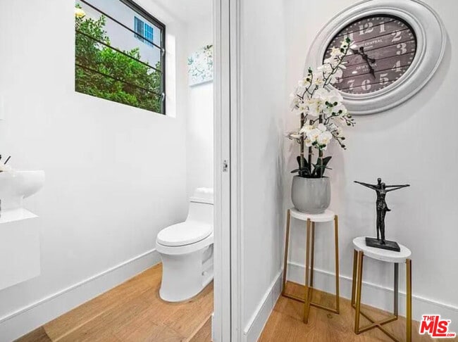 Building Photo - 1445 N Martel Ave