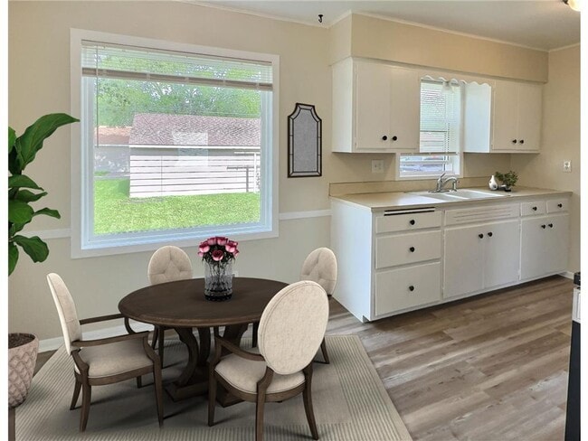 Building Photo - 1132 33rd Ave N