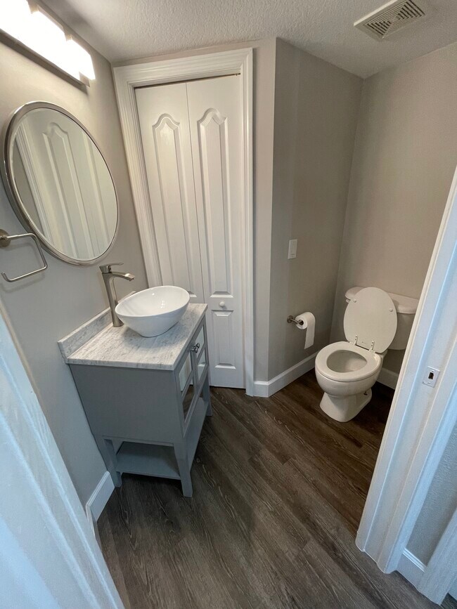 Building Photo - 9419 Ivy Brook Run