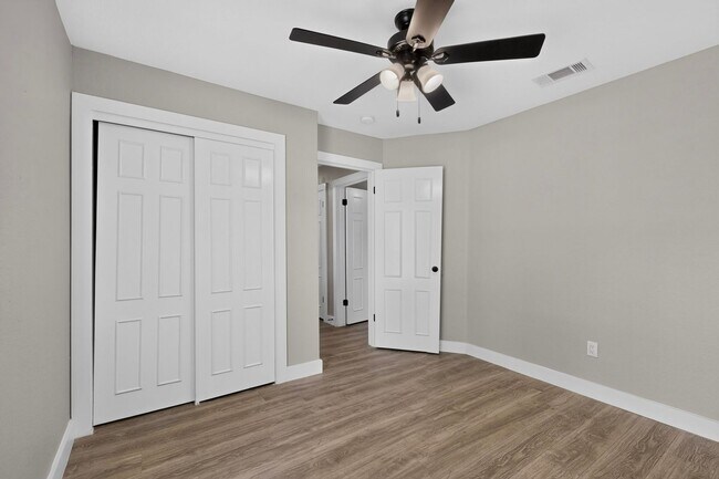 Building Photo - 3604 Lily Ln