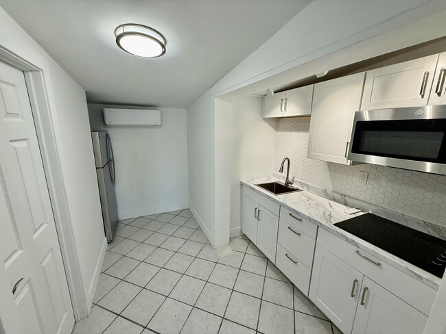 Building Photo - 5045 Garner St