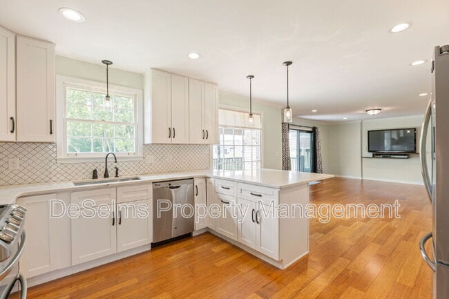 Building Photo - 6999 Tartan Dr