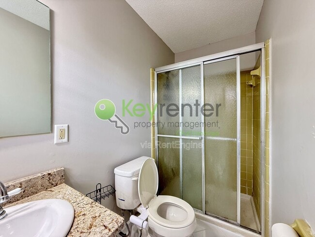 Building Photo - 1300 Highcrest Dr