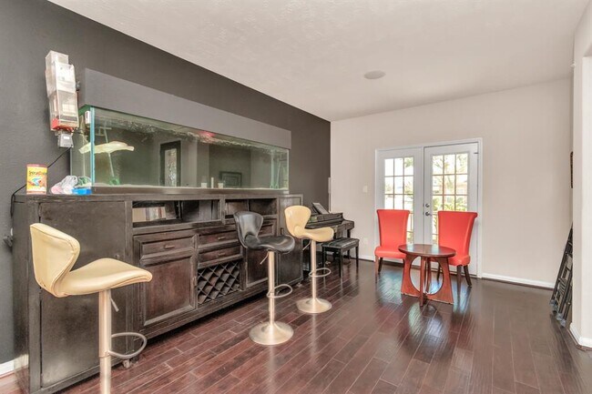 Building Photo - 6915 Moreleigh Branch Dr