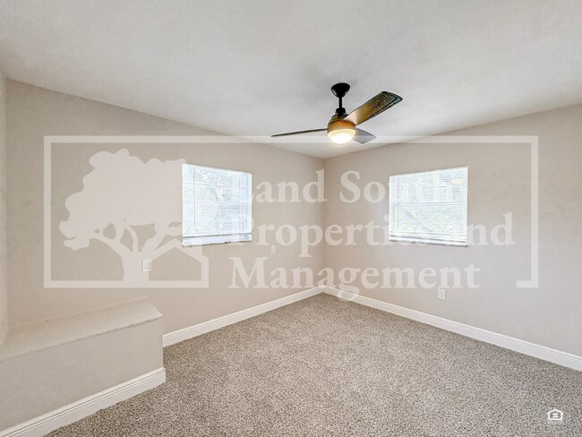 Building Photo - 1631 Monterey Ln