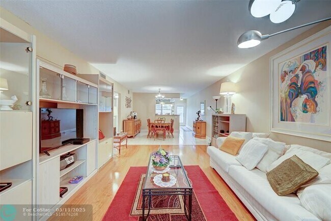 Building Photo - 2102 Lucaya Bend