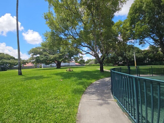 Building Photo - 5030 NW 116th Ct