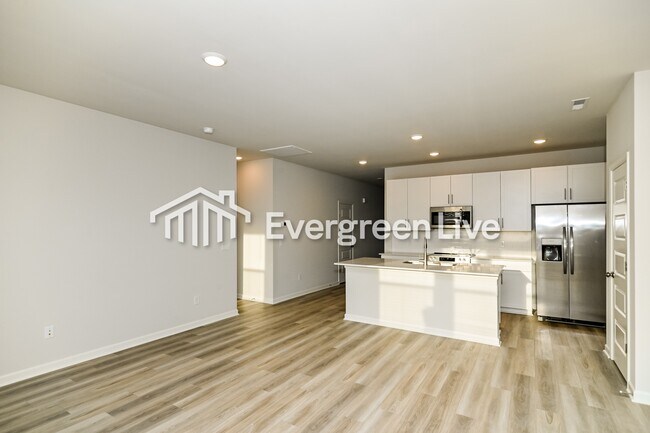 Building Photo - 692 Shoemaker Ln