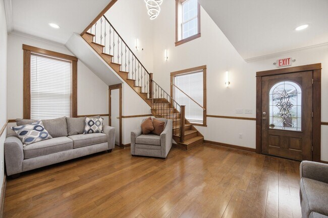 Building Photo - 823 McCallie Ave