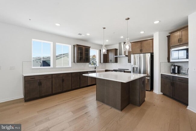 Building Photo - 13970 Englefield Dr