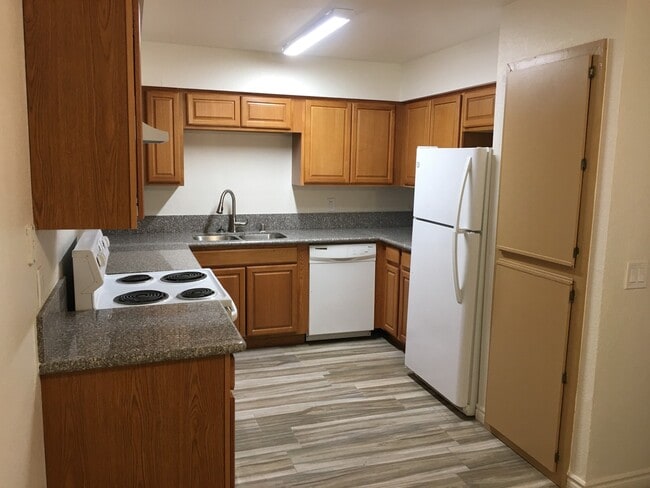 Building Photo - 3151 N Soaring Gulls Dr