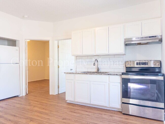 Building Photo - 2BR/1BA Apartment in Downtown Wilmington - Near Brooklyn Arts District - $1,375/Monthly - Pet Fri...