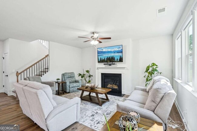 Building Photo - 2424 Pinnae Pl