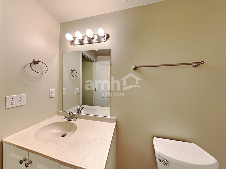 Building Photo - 3417 S Spruce View Ln