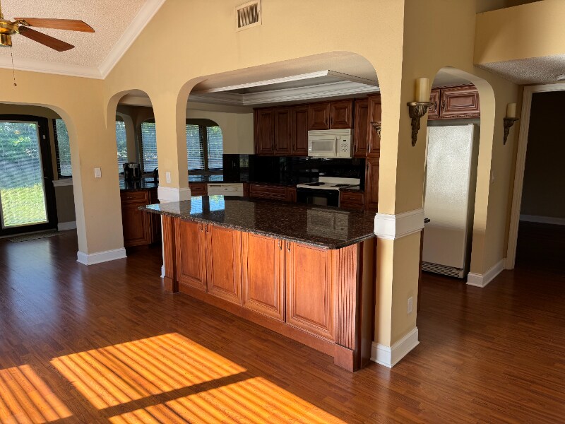 Building Photo - 2815 Countrybrook Dr