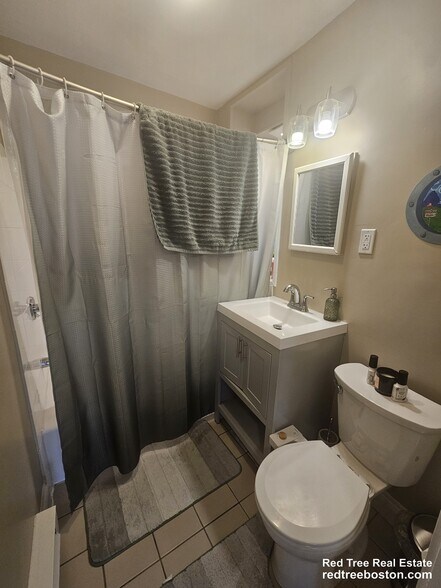 Building Photo - 370 Chestnut Hill Ave