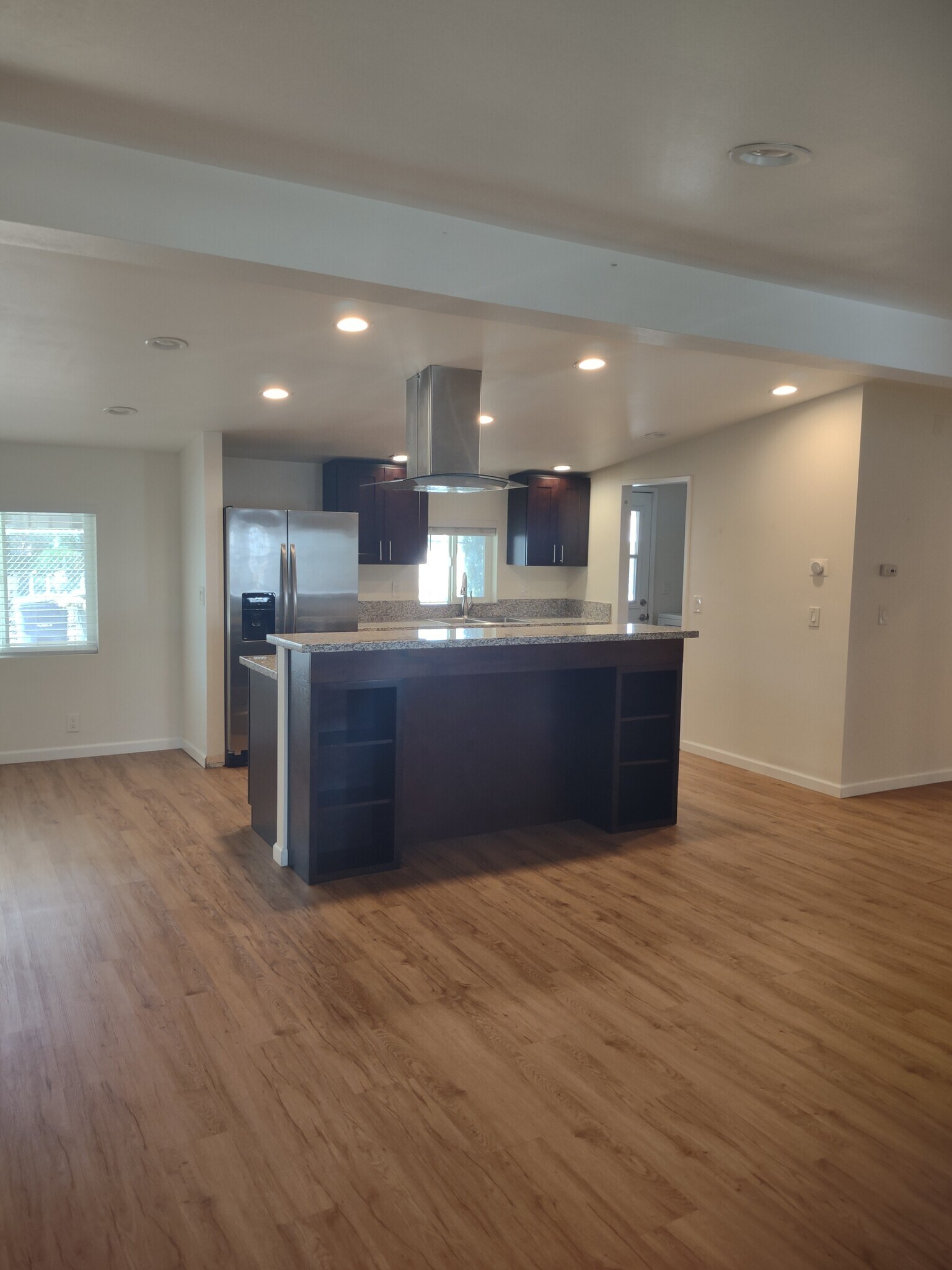 Building Photo - 512 De Soto Dr