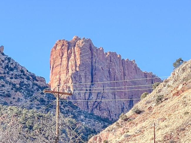 Building Photo - S207 Renovated Studio Apartment! Utilities Included!