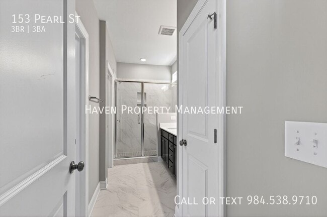 Building Photo - 153 Pearl St