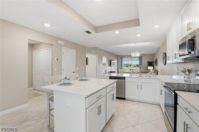 Building Photo - 14204 Heritage Landing Blvd
