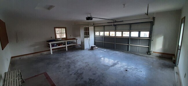 Building Photo - 204 Snead Dr