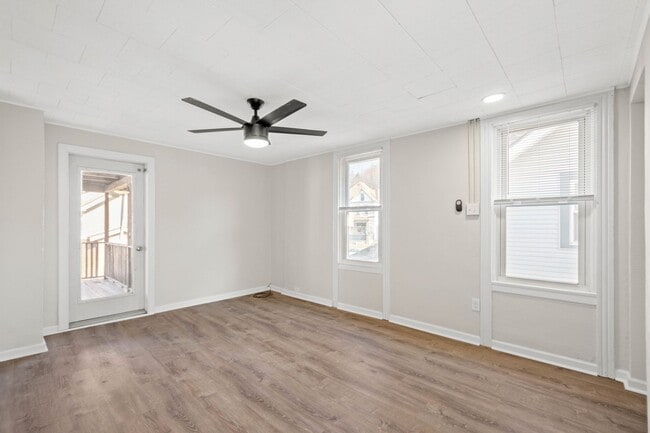 Building Photo - 47 Mainsgate St