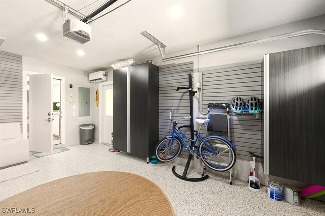 Building Photo - 530-108 108th Ave N