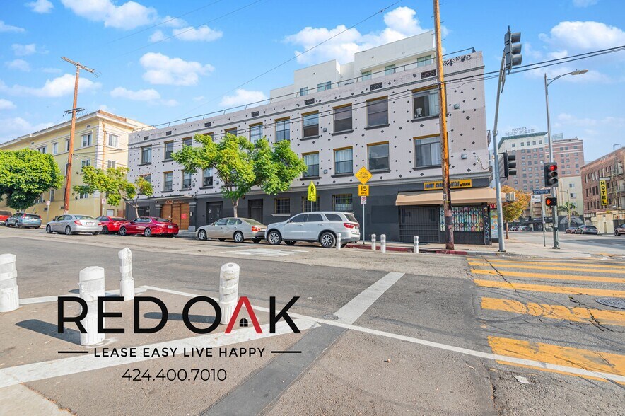 Building Photo - 692 Valencia St