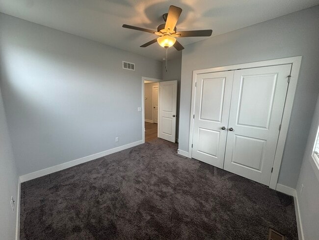 Building Photo - Luxury 5BR 4 BA Home w/ Pool and Clubhouse Access in GREAT location!