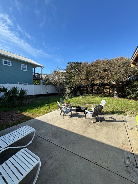 Building Photo - 5213 Atlantic View