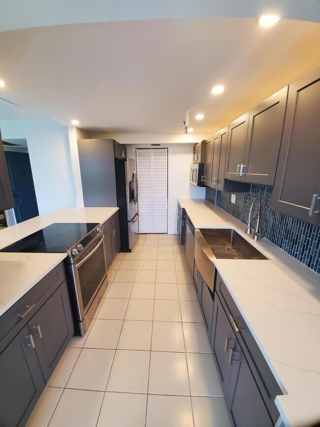 Building Photo - 859 Jeffery St