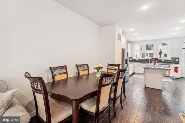 Building Photo - 13358 Sherwood Park Ln