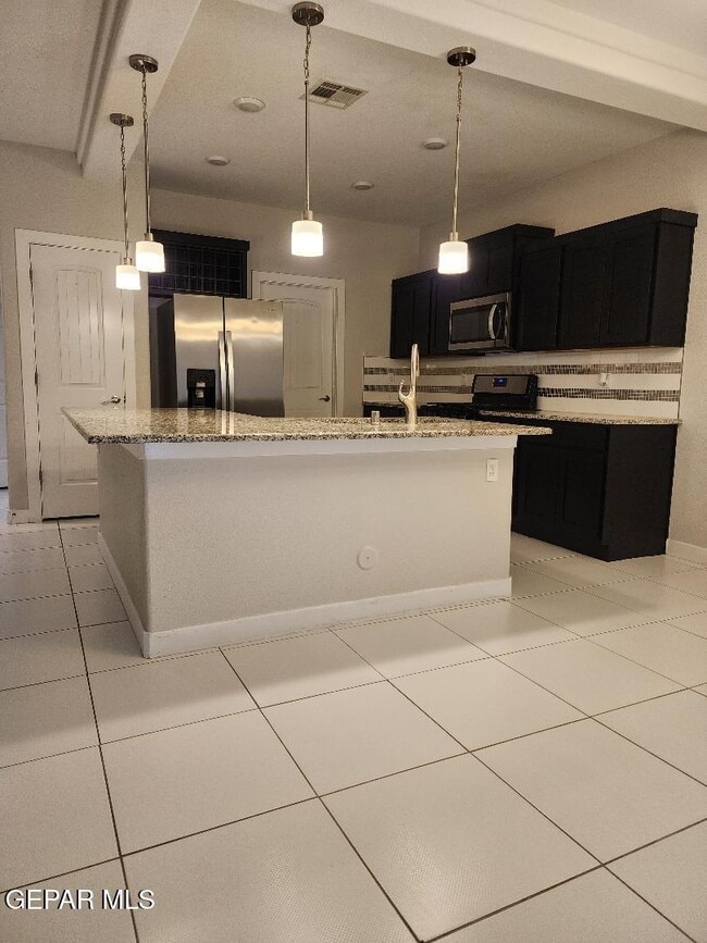 Building Photo - 7857 Enchanted Hls Dr