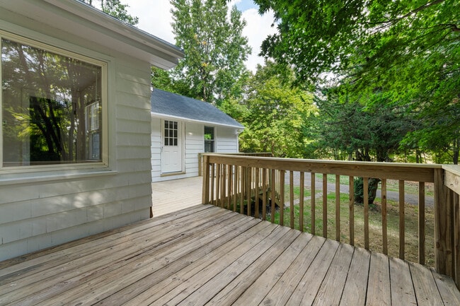 Building Photo - 316 Jinny Hill Rd
