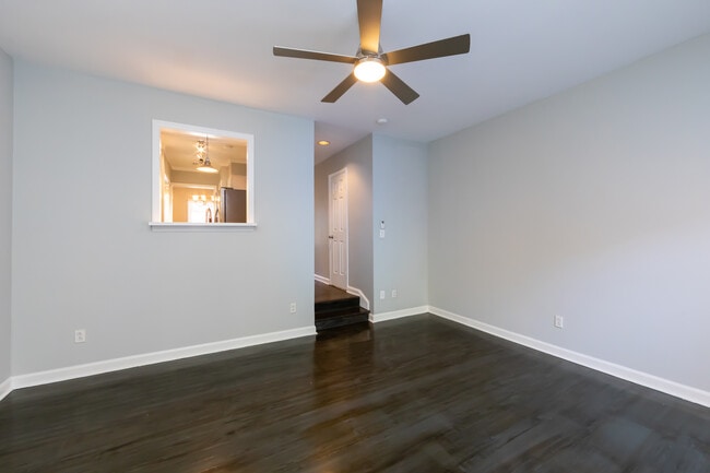 Building Photo - 510 N Poplar St