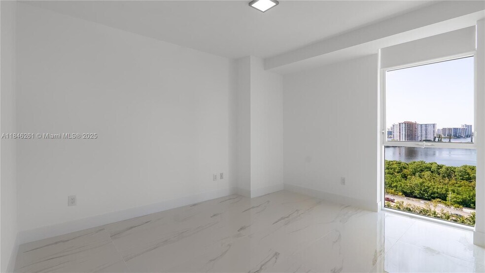 Building Photo - 400 Sunny Isles Blvd