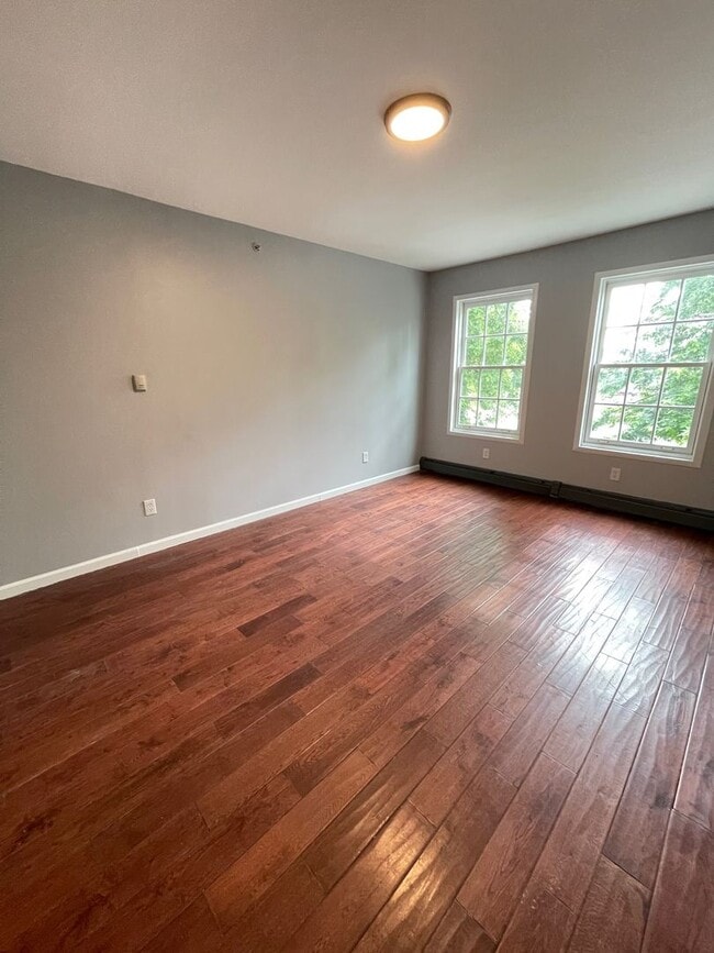 Building Photo - 63 Liberty St