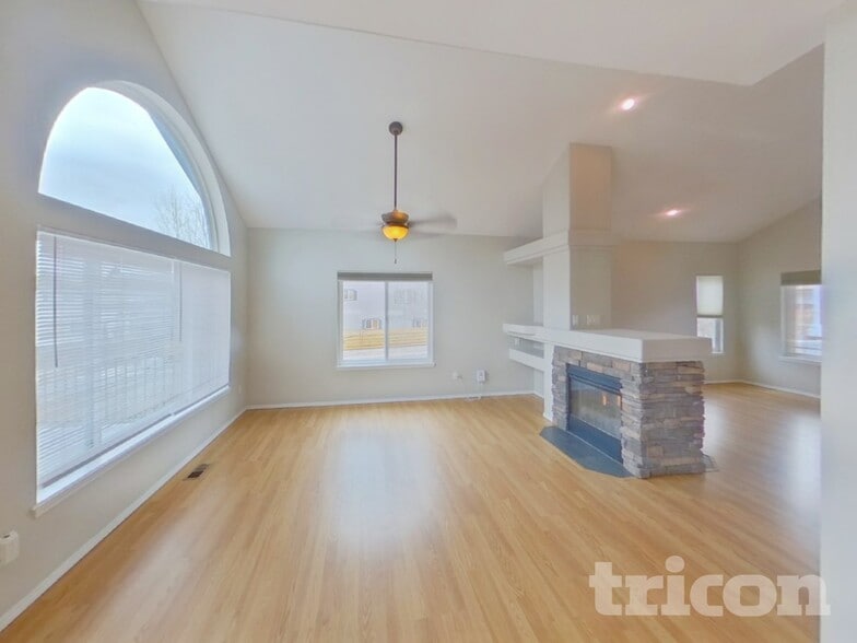 Building Photo - 6015 Fescue Dr