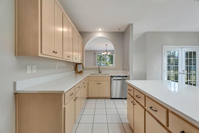 Building Photo - 114 Dana Pointe