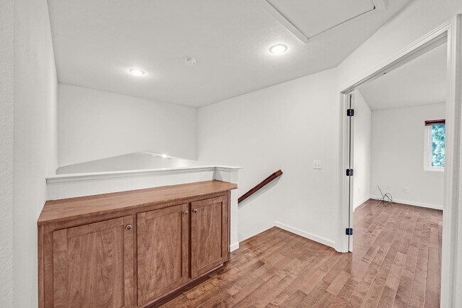 Building Photo - 1005 Mabel Josephine Ct