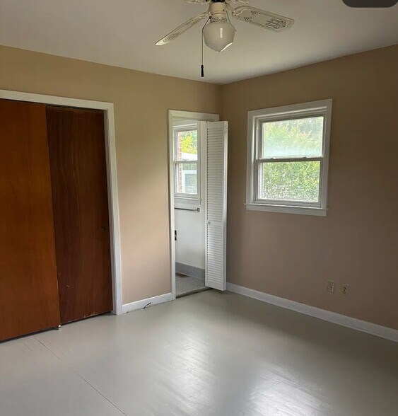 Building Photo - 4905 College Acres Dr
