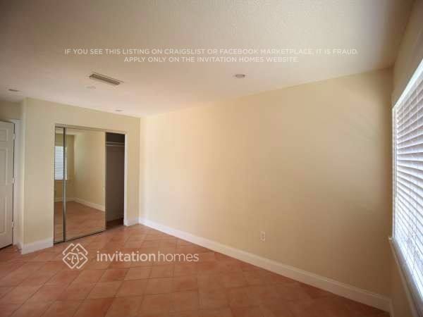 Building Photo - 11360 NW 37th Pl