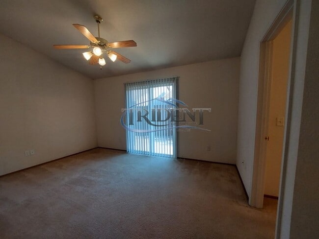 Building Photo - Small pet friendly duplex with front yard landscaping included