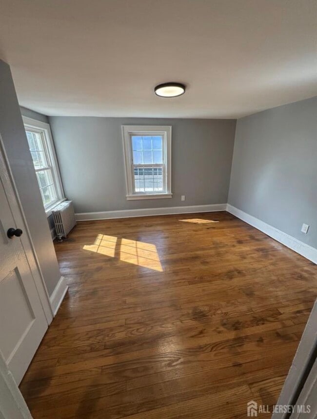 Building Photo - 139 Main St