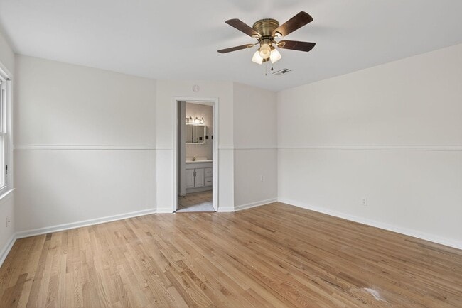 Building Photo - Lakeville Estates